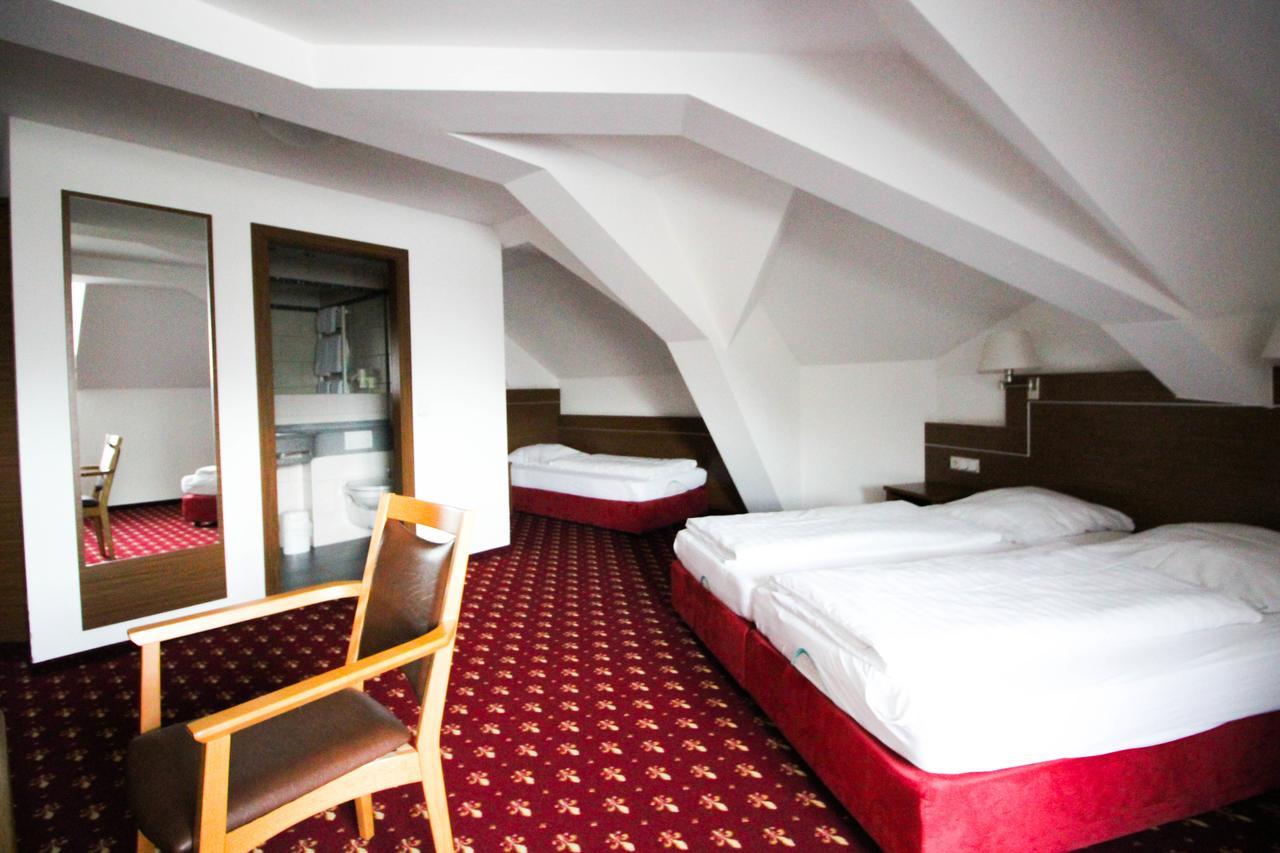 Hotel-Gasthof Obermeier Аллерсгаузен Екстер'єр фото