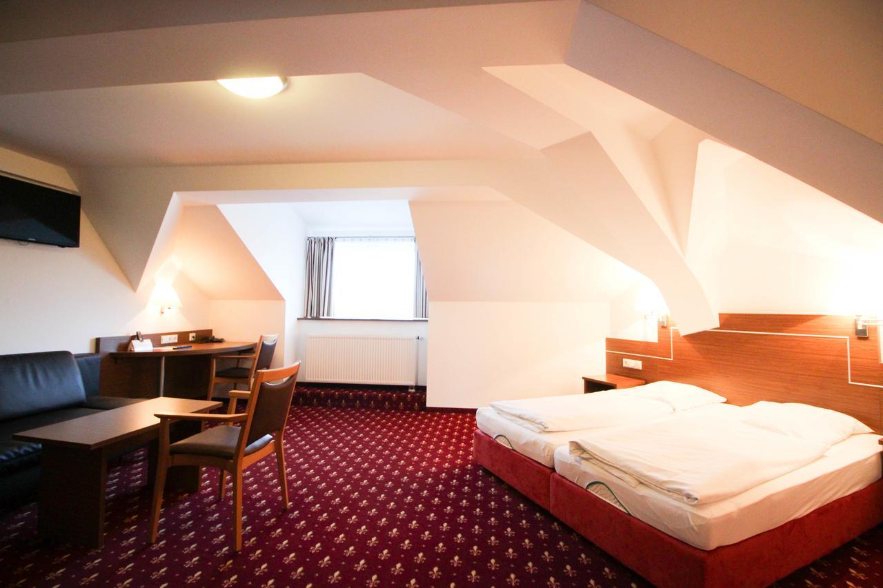Hotel-Gasthof Obermeier Аллерсгаузен Екстер'єр фото